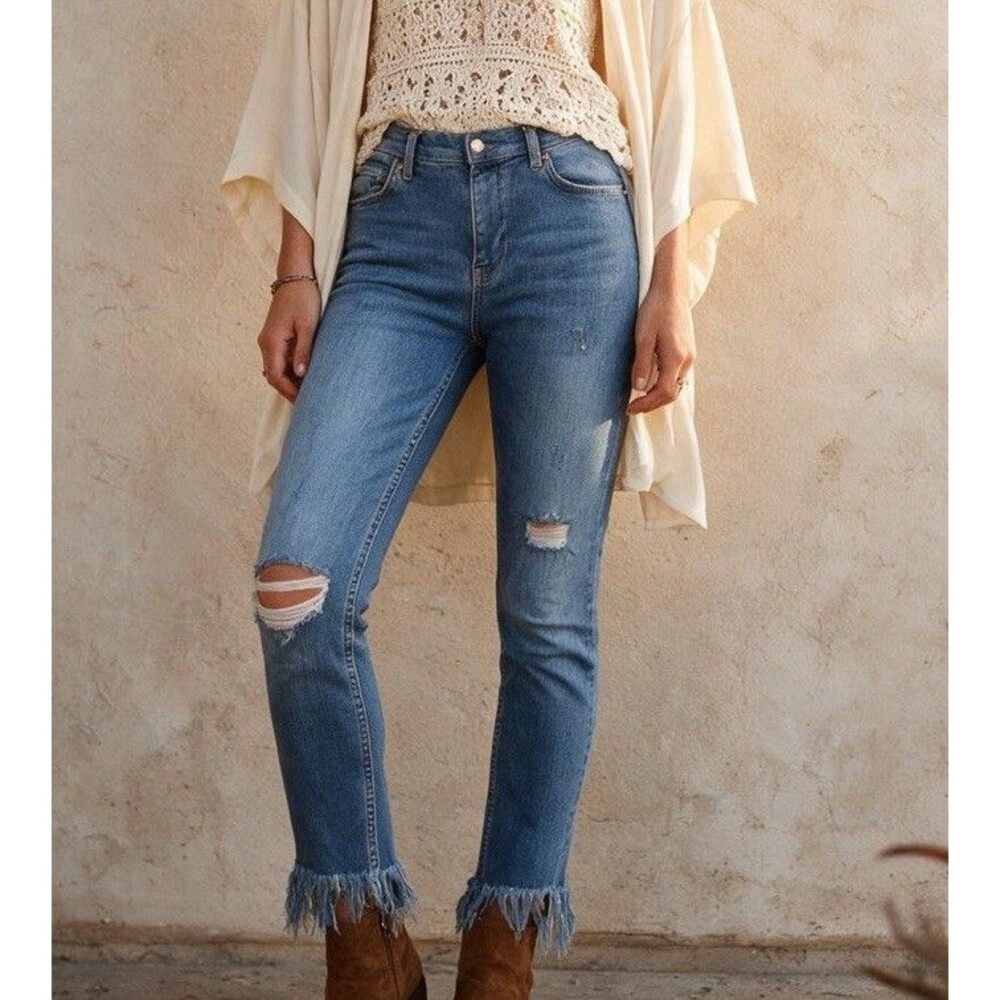 🔥FREE PEOPLE Skinny Boho Style Frayed Hem Distressed Denim Jeans Size 27/26